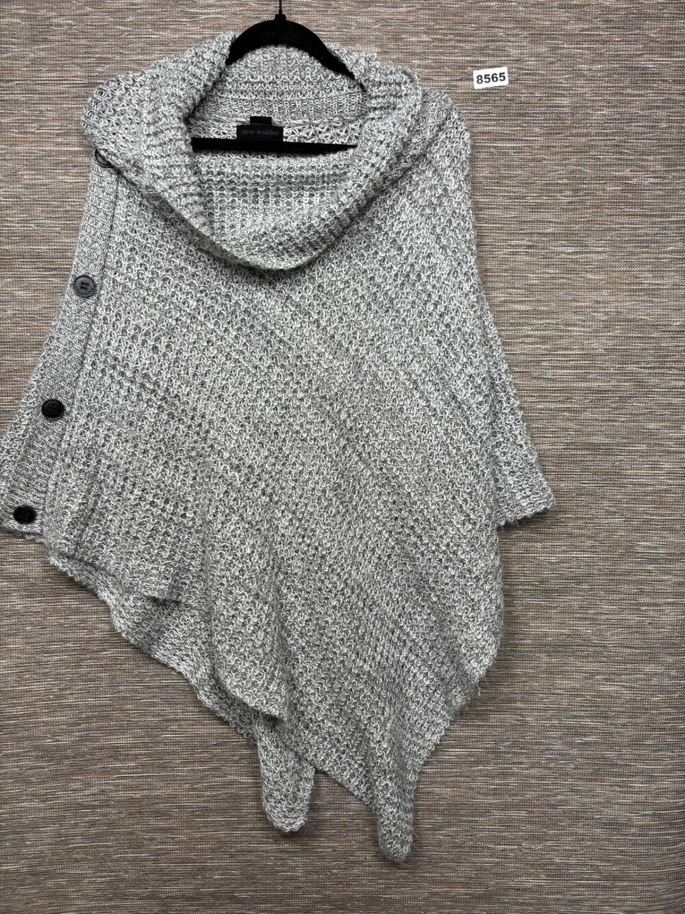 Steve Madden Poncho Turtle Neck Women’s Size OS Mixed Gray Pullover Open Sides